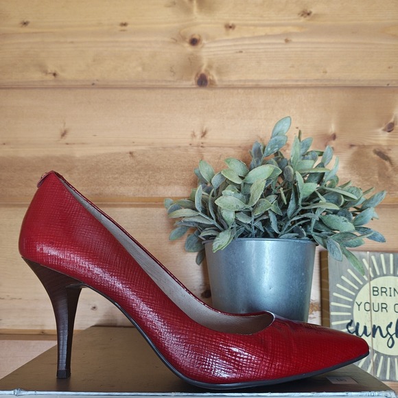 Michael Kors Flex Mid Pump Red Texture Emboss Patent Leather Heels Point Toe 9 M - Picture 3 of 10